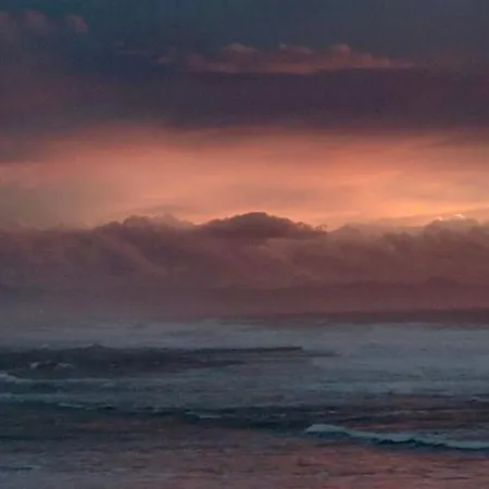 Maison Notre Dame Des Apotres カップブルトン