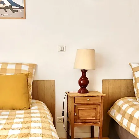 Maison Notre Dame Des Apotres カップブルトン